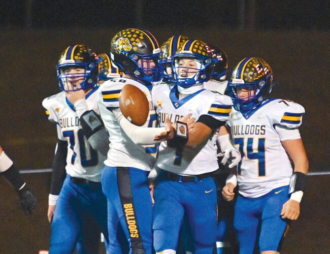 Bulldogs beat Vikes again, move into semifinal round